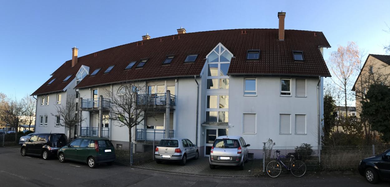 Modernes Haus mit mehreren Wohnungen